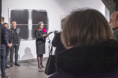 Click to zoom the picture.